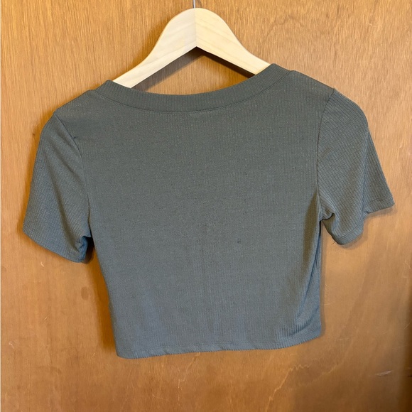 Divided by H&M crop top - Picture 2 of 4